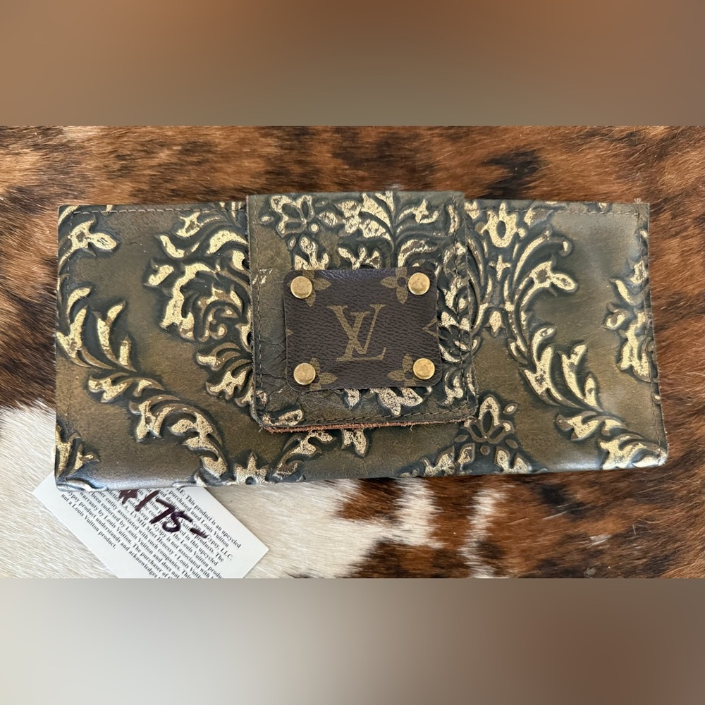 Keep It Gypsy Gold Tooled Leather Genuine Design Patch Leather Wallet Clutch